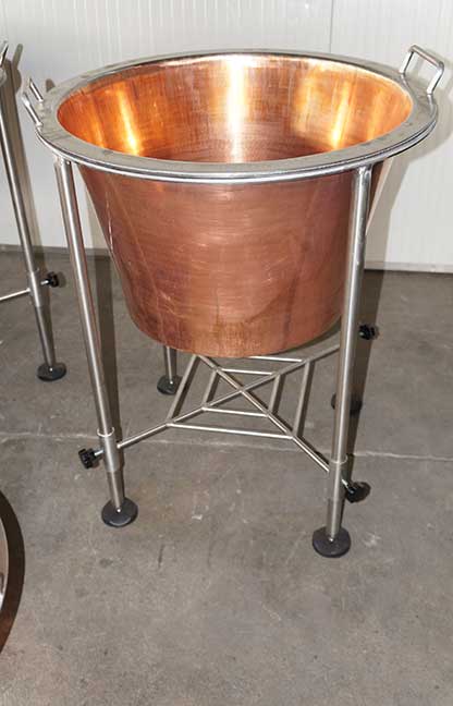 Copper pots 100lt with support